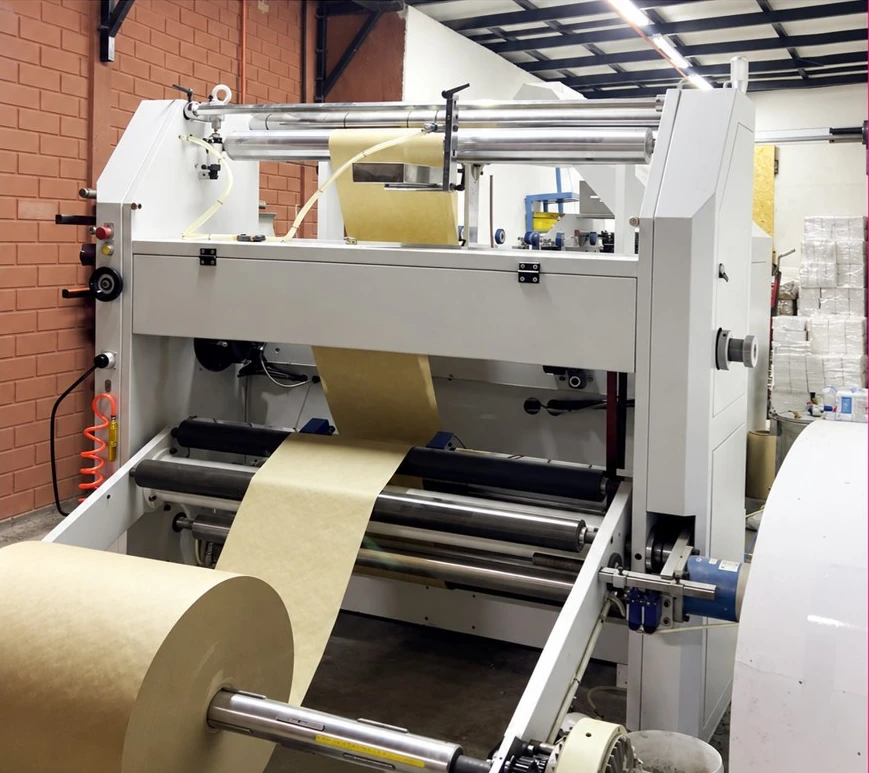 Máquina de fabricación de cambuchos en la operación de La Cambuchería